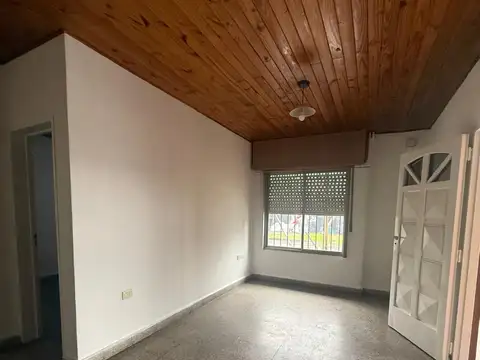 Departamento en Alquiler en Monte Grande, $ 600.000