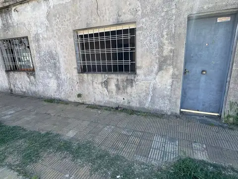 Casa en Venta en Castelar, USD 50.000