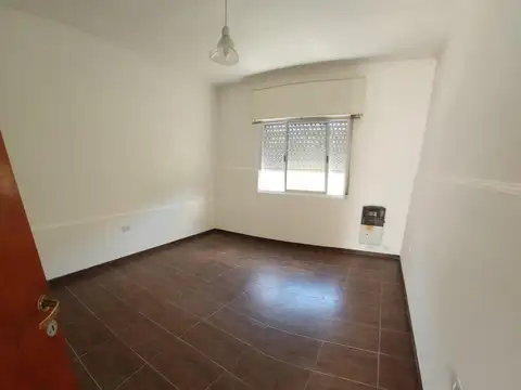 Depto Tipo Casa en Alquiler con 1 cocheras