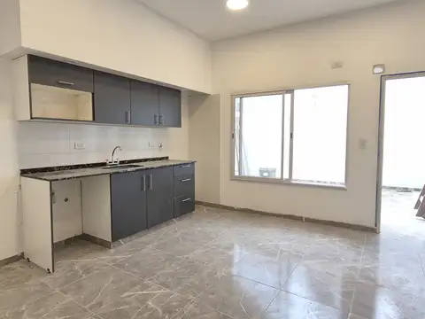 Depto Tipo Casa en Alquiler en Caseros, $ 480.000