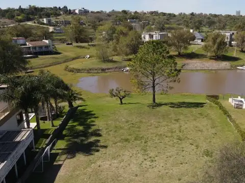Terreno en Venta en Victoria, USD 135.000