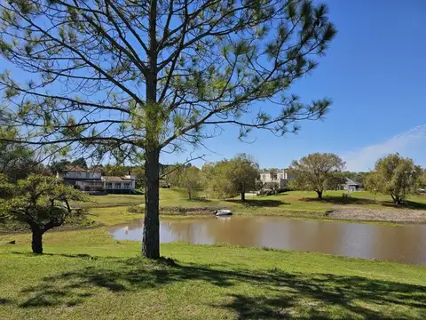 Lote en El Solar de Victoria, arboles, naturaleza y bajada al rio