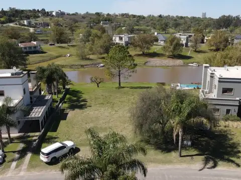 Lote en El Solar de Victoria, arboles, naturaleza y bajada al rio