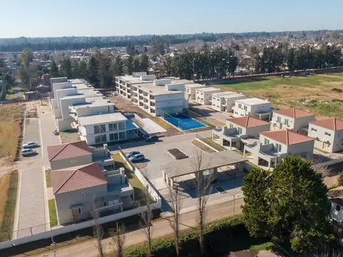 Casa Dúplex  en Venta en Chic Village, La Lonja, Pilar