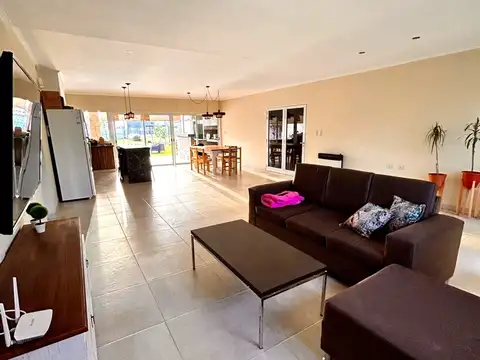 Avenida José Pedroni 1100