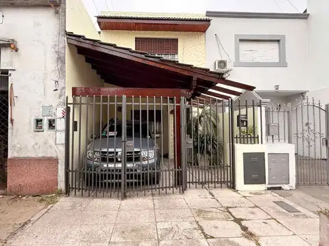 VENTA CASA 4 AMBIENTES COCHERA -RAMOS -CREDITO