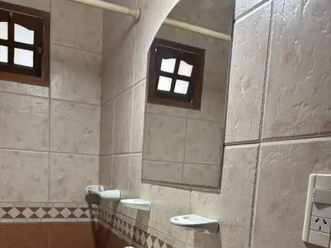 Casa en Venta con 3 cocheras