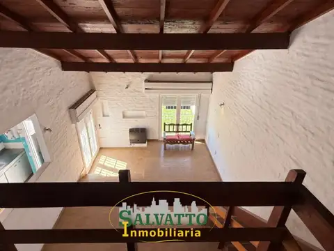 Chalet en alquiler a 3 cuadras del mar: casa, jardín y vida de barrio