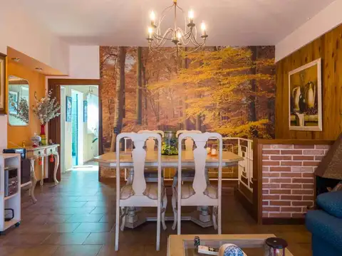 Casa en Venta con 6 cocheras