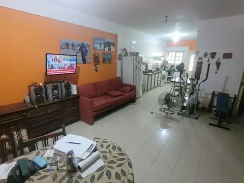 Casa 2 ambientes con 1 baño