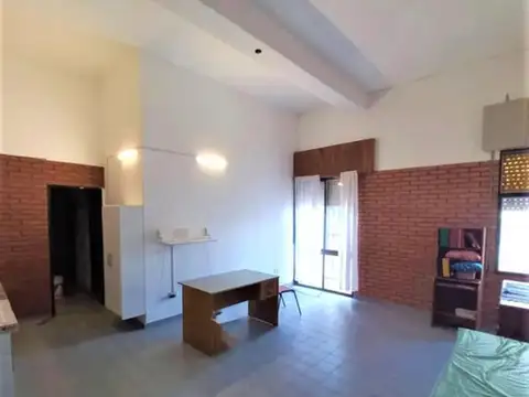 Casa Esquina En Venta - Ayacucho 1400 B° Guemes