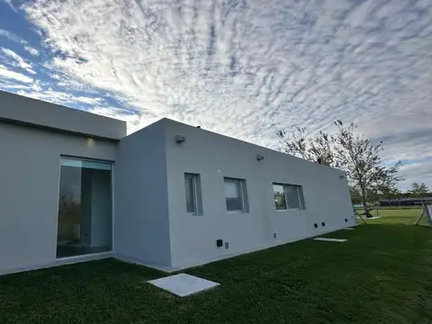 Ruta 2 Km 73. Haras Del Sur Brandsen 20