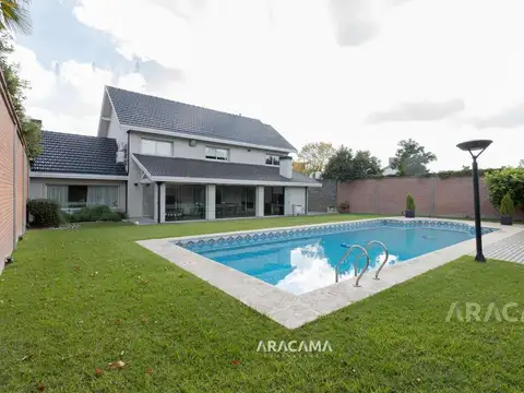 Casa en Venta en Monte Grande, USD 470.000