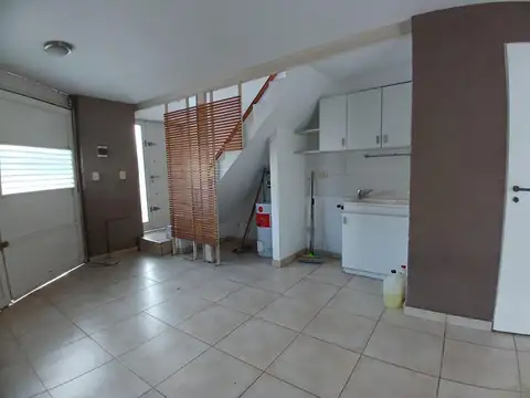 Casa en Alquiler en Villa Ballester, $ 1.300.000