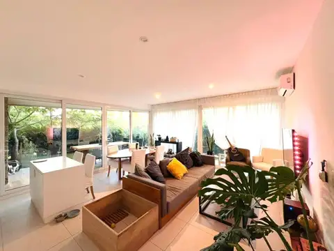 Departamento tipo casa en PB con Jardin. Nordelta
