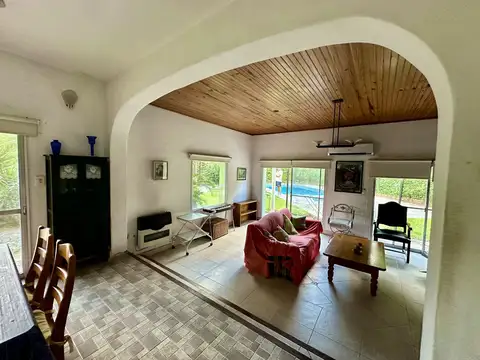 Casa 10 ambientes con 5 baños