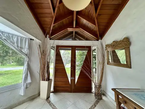 HERMOSA CASA DE CAMPO 10 AMBIENTES   ARANZAZU