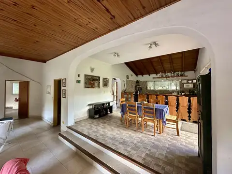 Casa en Venta con 2 cocheras