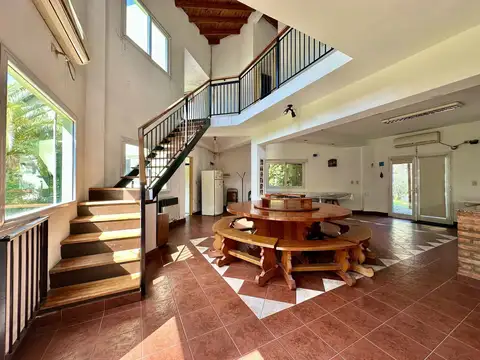 HERMOSA CASA DE CAMPO 10 AMBIENTES   ARANZAZU