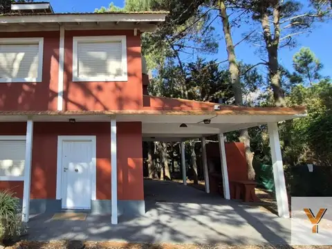 Casa en venta - 3 Dormitorios 2 Baños - Costa del Este