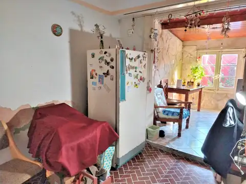 Venta casa 3 ambientes con patio y cochera Faro