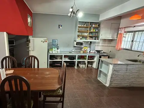Venta Casa 5 ambientes Virrey del Pino, Jardin, Parrilla, Garage