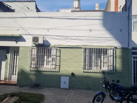 TIPO CASA 3 AMBIENTES BAJAS EXPENSAS