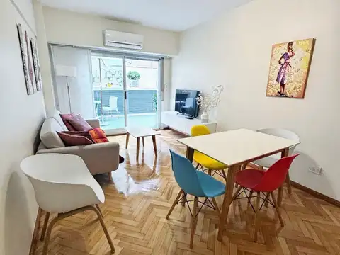 Alquiler departamento semipiso de 3 Ambientes en Recoleta de categoría. Con patio. Amueblado