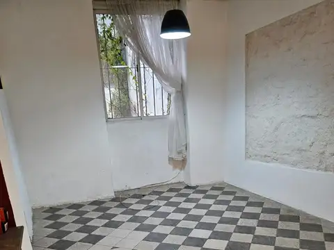 DEPARTAMENTO EN ALQUILER DE 2 AMBIENTES TIPO PH MONSERRAT BAJAS EXPENSAS