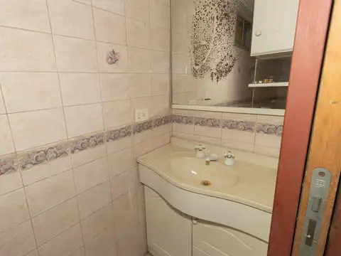 CASA DE 5 AMBIENTES DESARROLLADA EN DOS PLANTAS