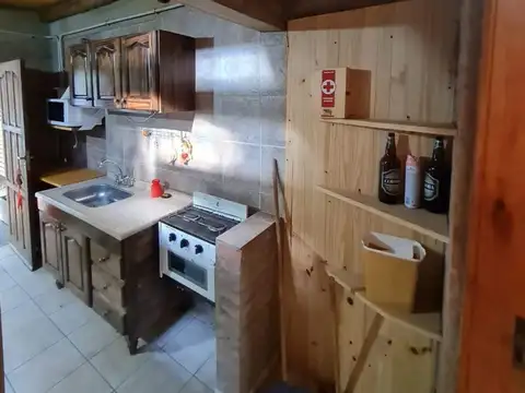 Casa 6 ambientes con 2 baños