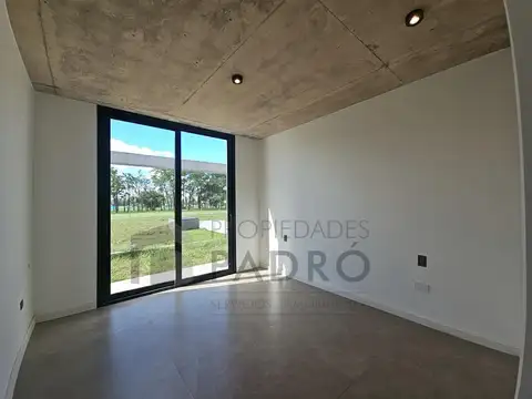 Casa en venta. UF 200. Barrio Santa Inés, Comarcas de Luján.