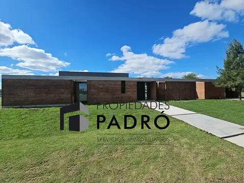 Casa en venta. UF 200. Barrio Santa Inés, Comarcas de Luján.