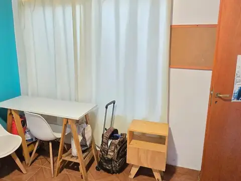 Casa en Alquiler con 3 cocheras