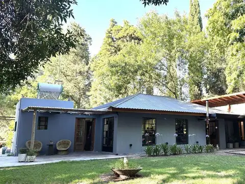 Casa en Venta con 2 cocheras