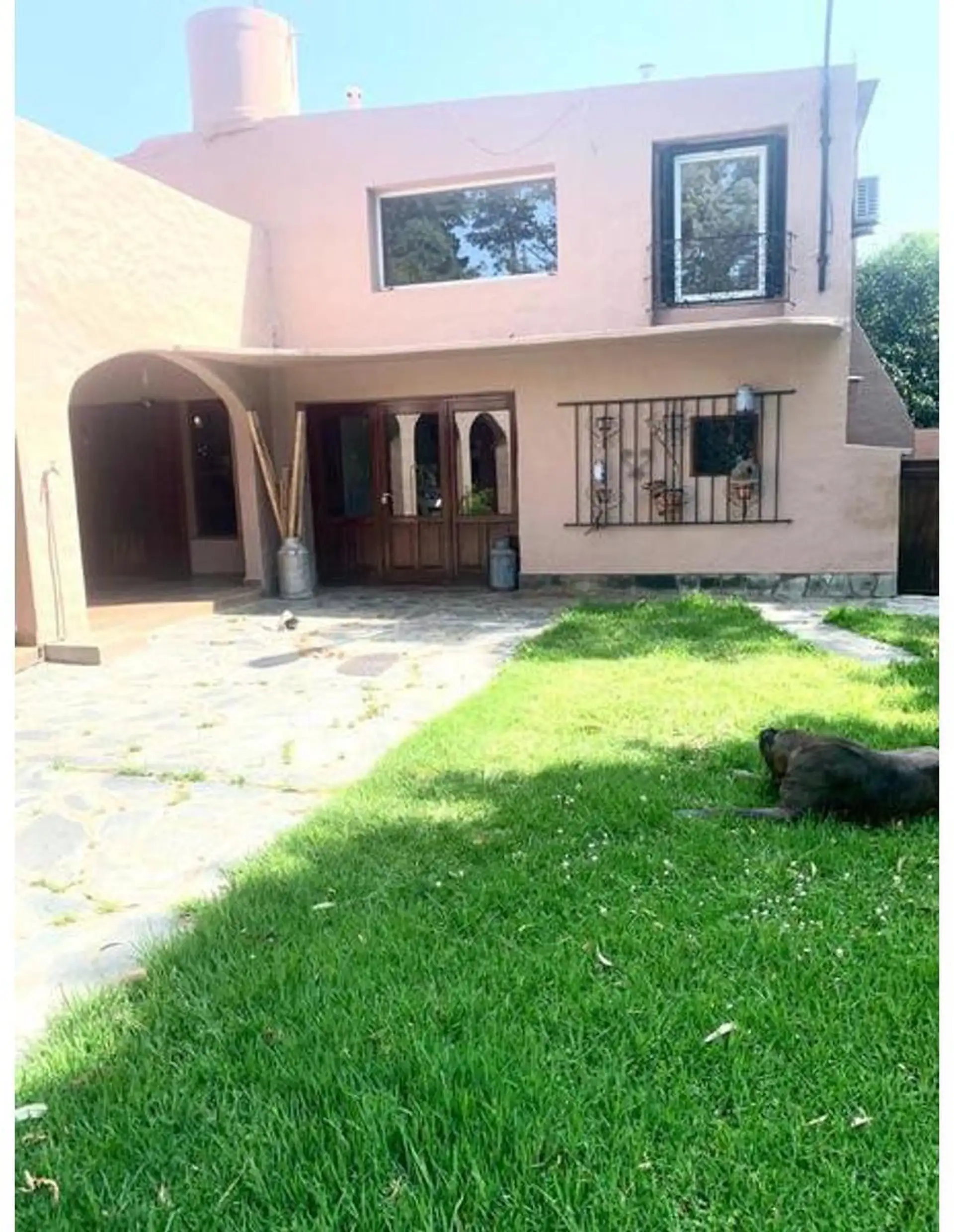 Casa de campo 4 dorm, piscina 5x13 y cancha — 383 m² sobre lote de 16.951 m², Balcarce