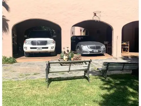 Casa 5 ambientes con 3 baños