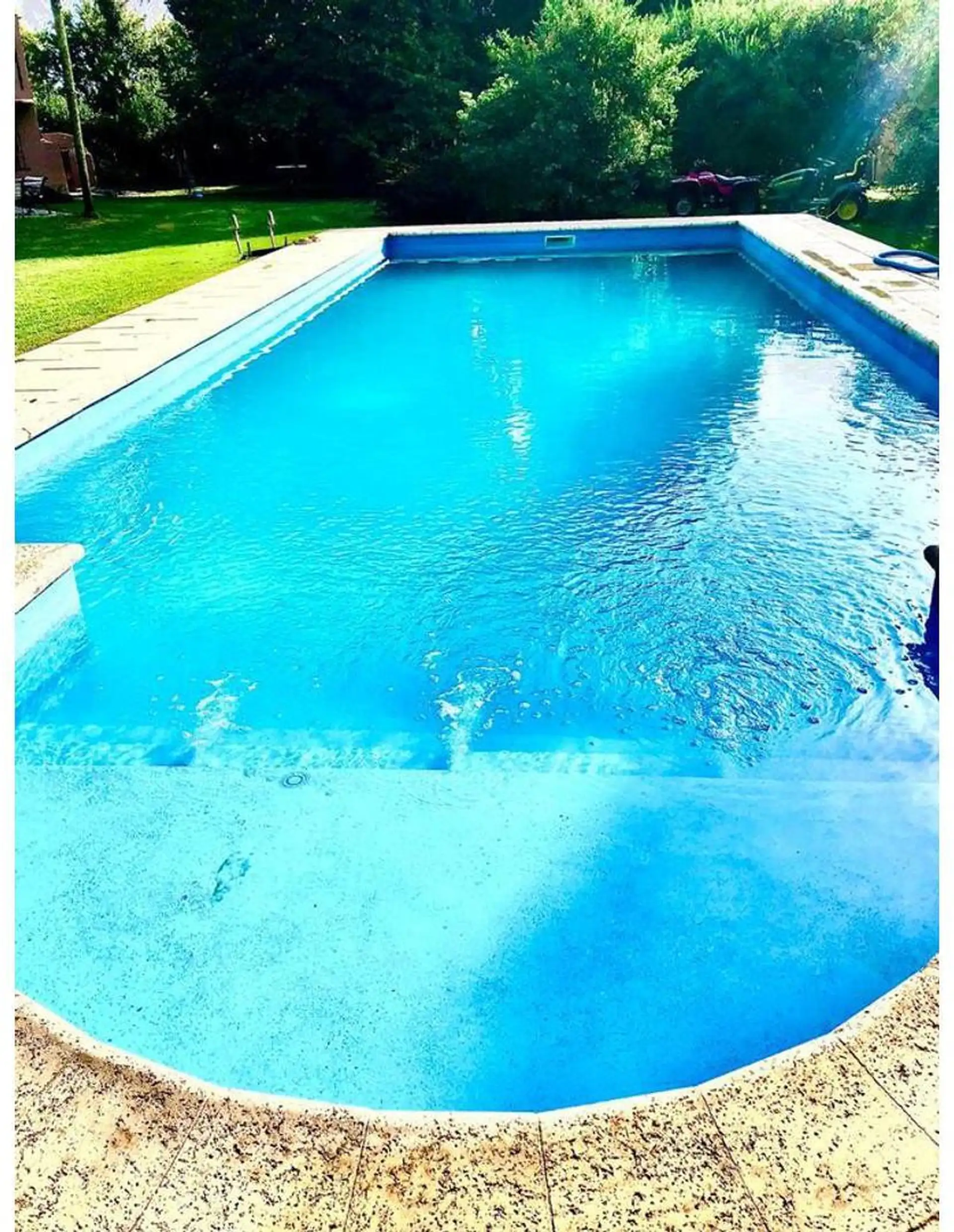 Casa de campo 4 dorm, piscina 5x13 y cancha — 383 m² sobre lote de 16.951 m², Balcarce