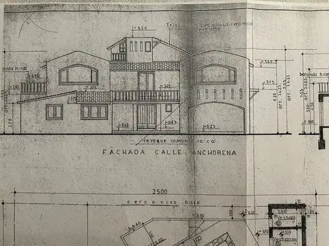 Casa en Venta con 2 cocheras