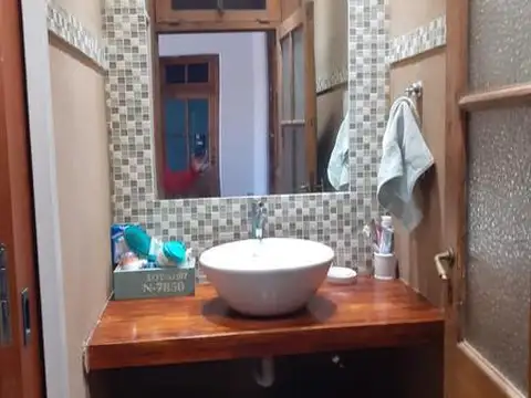 Chalet de Estilo reciclado a nuevo con pileta - EXCELENTE 