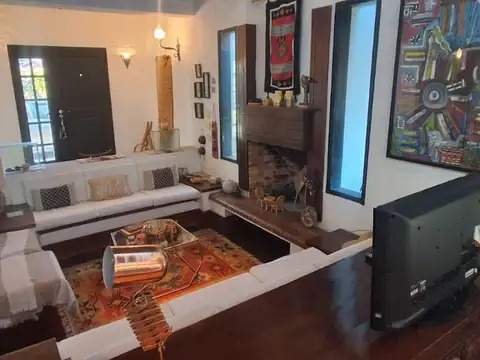 Casa en Alquiler con 2 cocheras