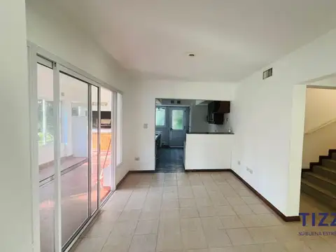Casa en Venta con 4 cocheras