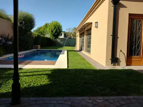 Casa en Venta en Marcos Paz Urbano, USD 360.000