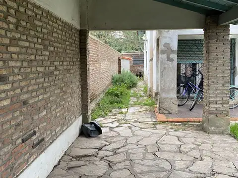 Casa a refaccionar en venta en Bella Vista 