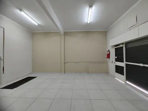 Local en Alquiler en Boulogne, $ 800.000