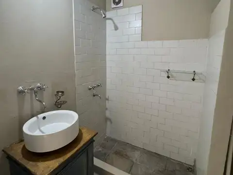 Casa 3 ambientes con 1 baño