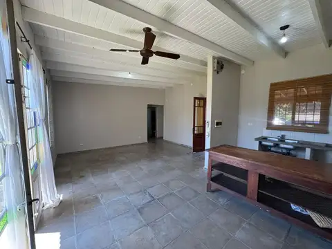 Muy linda casa con 2 habitaciones cochera y patio