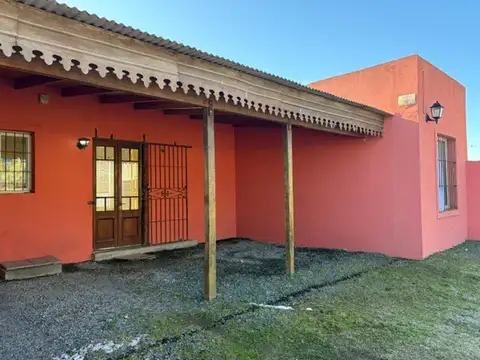 Muy linda casa con 2 habitaciones cochera y patio