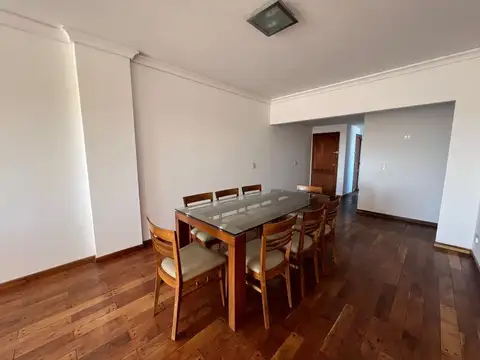 Avenida Hipólito Yrigoyen 100