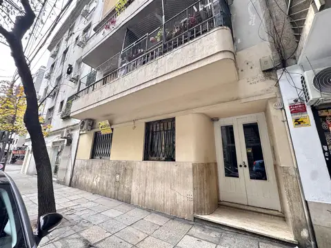 2 Ambientes a Reciclar con Patio y Parrilla | Apto Crédito | A 1 Cuadra de Plaza Italia